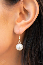 Load image into Gallery viewer, Revolving Refinement - Gold - Paparazzi - Dtye Embellishing Boutique