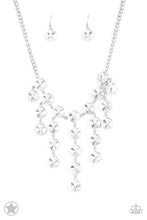 Load image into Gallery viewer, Spotlight Stunner - Paparazzi - Dtye Embellishing Boutique