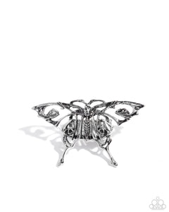 Majestic Moth - Silver - Paparazzi