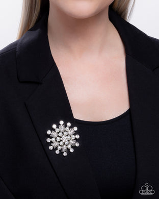 Pearly Prologue -Brooch - Paparazzi
