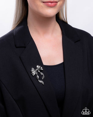Bow Bonanza -Brooch - Paparazzi