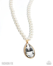 Load image into Gallery viewer, Prettily Poised Pearl Necklace