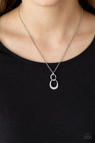 Rockefeller Royal - White - Paparazzi - Dtye Embellishing Boutique