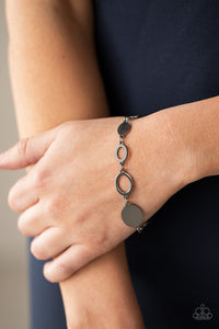 OVAL and Out - Black - Paparazzi - Dtye Embellishing Boutique