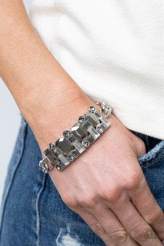 Urban Crest - Silver - Paparazzi - Dtye Embellishing Boutique