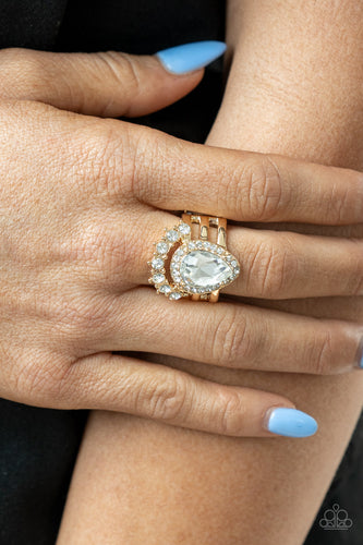 Elegantly Cosmopolitan - Gold - Paparazzi - Dtye Embellishing Boutique