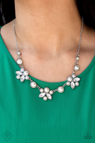 Royally Ever After - Paparazzi - Dtye Embellishing Boutique