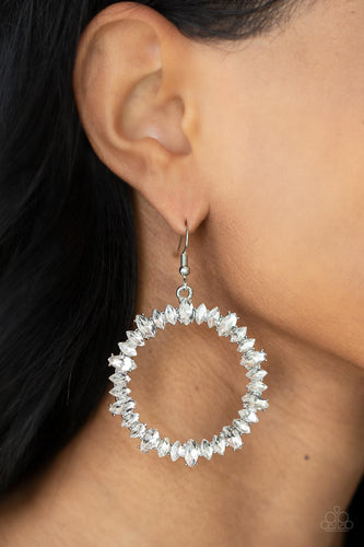 Glowing Reviews - White - Paparazzi - Dtye Embellishing Boutique