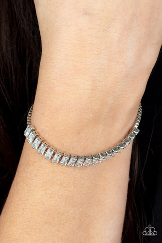 Glitz and Glimmer - White - Paparazzi - Dtye Embellishing Boutique