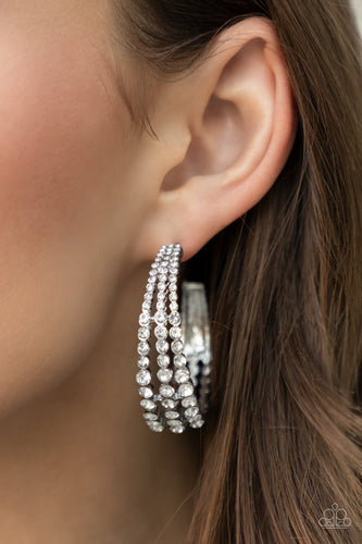 Cosmopolitan Cool - White - Paparazzi - Dtye Embellishing Boutique