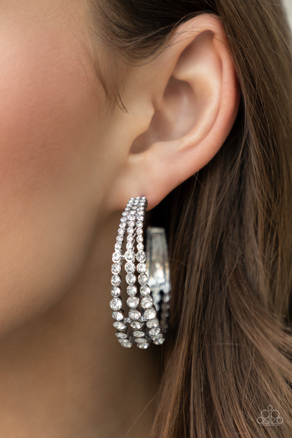 Cosmopolitan Cool - White - Paparazzi - Dtye Embellishing Boutique