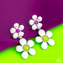 Load image into Gallery viewer, Fashionable Florals - Green - Paparazzi