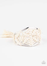 Load image into Gallery viewer, Macrame Mode - White Bracelet