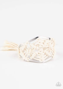 Macrame Mode - White Bracelet